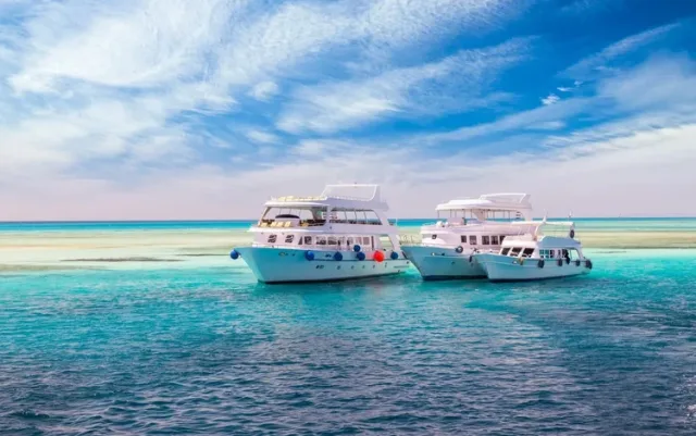 4 Islands Hopping Tour