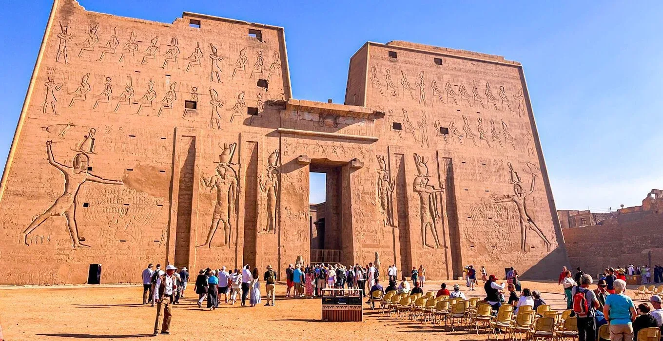 ルクソール~アスワン間 エドフ&コム・オンボ神殿 日帰りツアー in Aswan — view 3