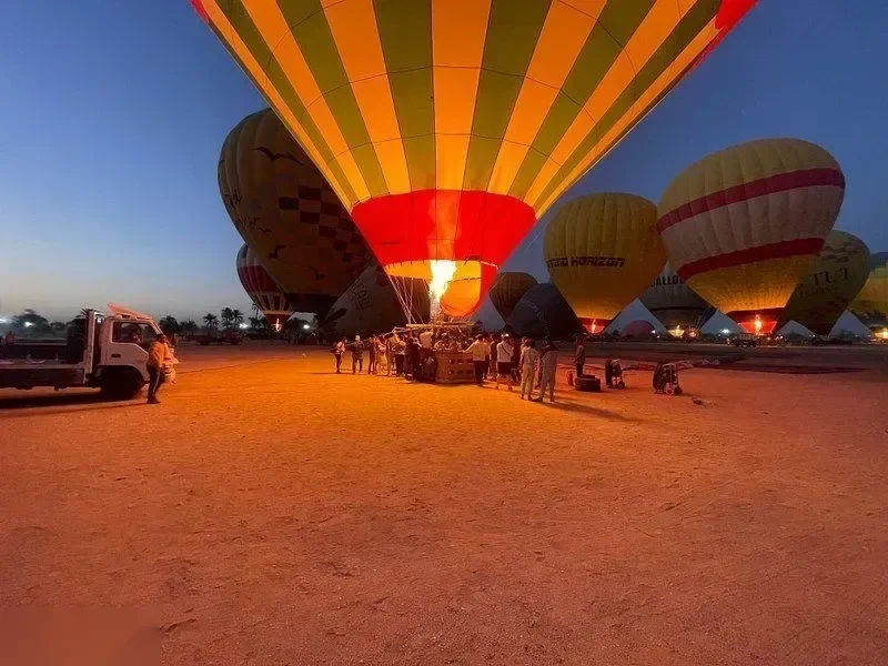 Luxori Napkeltés Hőlégballon Csoportos Túra in Luxor — view 5