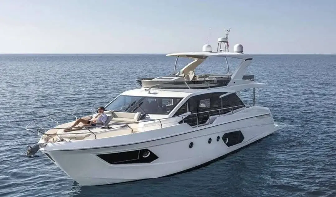 Luxury Private Yacht photo 3