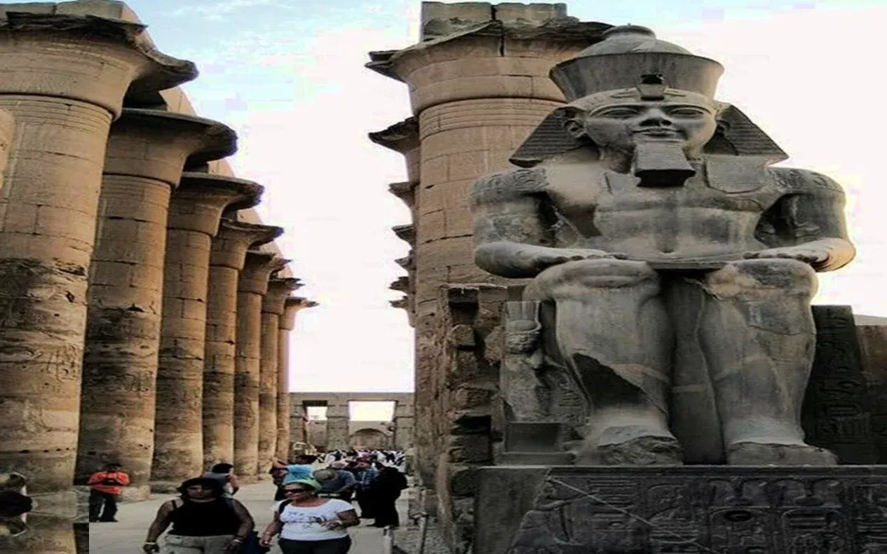 Private Luxor Tagestour mit dem Flugzeug