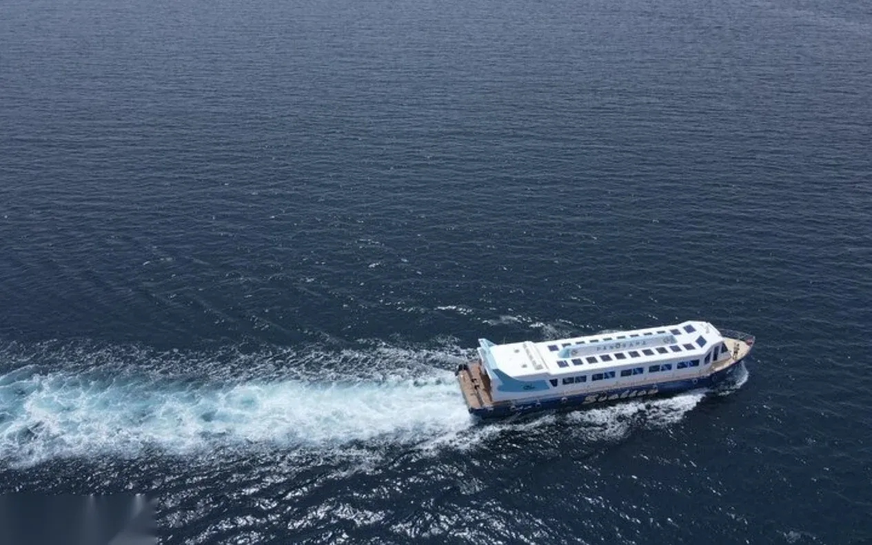 Semi-Submarine Tour photo 2