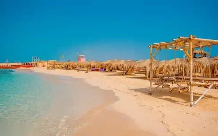 Utopia Island fehér homokos strandja