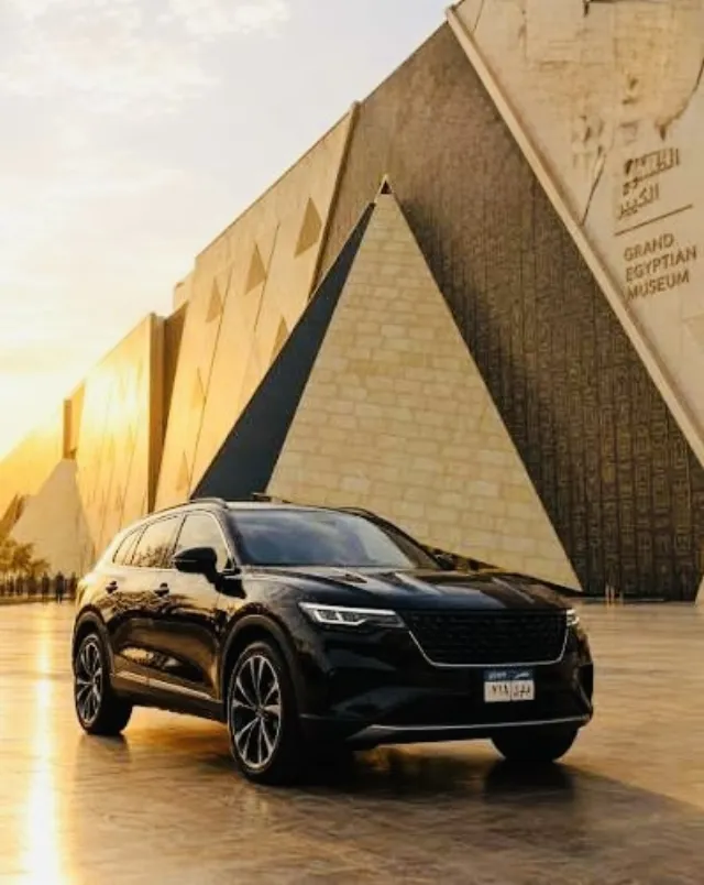 Luxury SUV transfer in Egypt